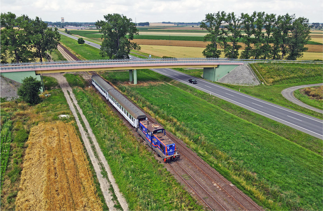 Powstają nowe obwodnice miast, nowe centra przemysłowe i handlowe, a linia podsudecka już pół wieku czeka na remont